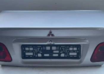 Mitsubishi Carisma Klapa bagażnika sedan kompletna