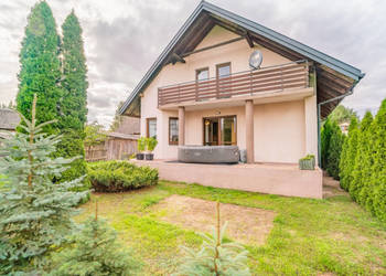 Dwa domy w cenie jednego - do zamieszkania - nad jeziorem