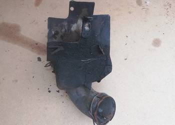 Fiat 126p obudowa termostatu