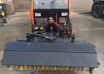Szczotka zamiatarka hydrauliczna do traktor holder