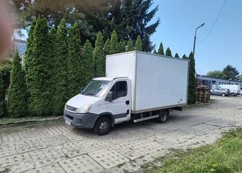 Samochód dostawczy IVECO 35C13/ZF kontener