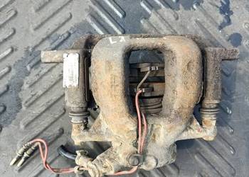 Zacisk hamulcowy jarzmo lewy przód peugeot 407