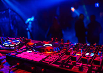 Dj Wesela 18nastki i inne imprezy ⭐ ⭐ ⭐ ⭐ ⭐