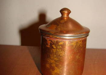 mała miedziana puszka mała miedziana puszka