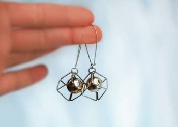 Kolczyki długie wiszące srebrne kulki w sześcianach srebro 925 design