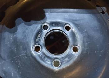 Komplet kół zimowych w rozmiarze 205/55r16, 5x110 do Opel VectraC,Saab Chev