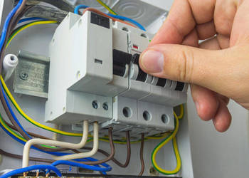 Elektryk z uprawnieniami drobne naprawy inst. elektrycznych
