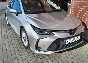 Toyota Corolla sedan 2021r. 1,5 benz srebrna ABS ESP itd