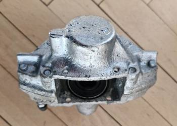 Mercedes 124 Zacisk hamulcowy prawy 1244200083