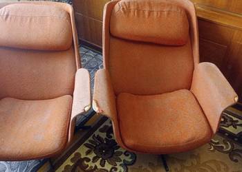 Fotel obrotowy B7041 Zakłady Przemysłu Meblarskiego w Radomsku