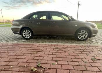 Toyota Avensis 2006 r. 2,2 diesel 150 KM