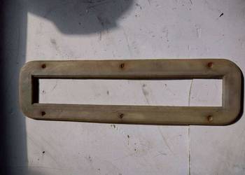 Osłona sufitowej lampy wewnętrznej oświetlenia autobusu H-9