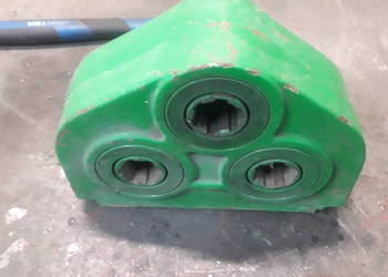 Przekładnia zmieniająca kierunek obrotów maszyna rolnicza