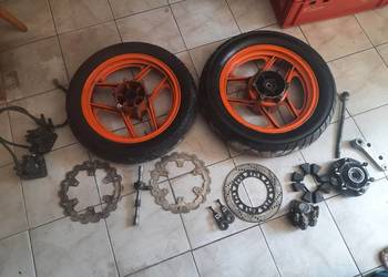 Koła 16 cali dwa komplety hamulce ośki Kawasaki gpz  gpx 600 gpz600 gpx600