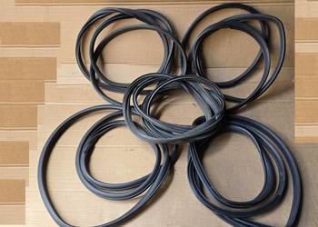 Subaru Outback IV BR BRD uszczelki wnęki drzwi bagażnika uszczelka guma