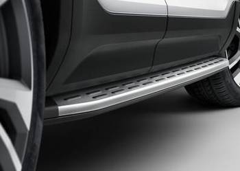 VOLVO XC40 zintegrowane stopnie boczne kpl 32147769