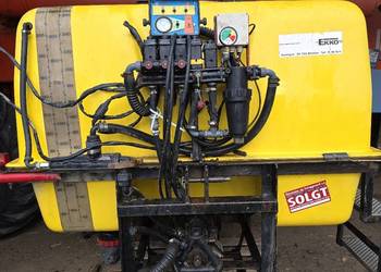Opryskiwacz zawieszany 1000l Ekko hydraulicznie rozkładany Opryskiwacz zawieszany 1000l Ekko hydraulicznie rozkładany