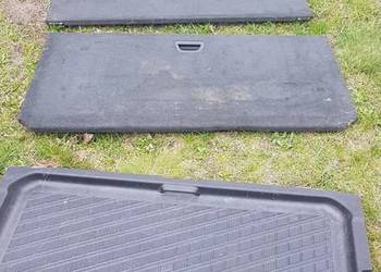 Podłoga bagażnika kompletna Volvo V 70 2005 rok Podłoga bagażnika kompletna Volvo V 70 2005 rok