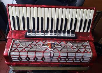 Witam dzis w sprzedaży akordeon barccarola 120 basow