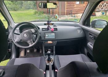 Suzuki Swift Benzyna