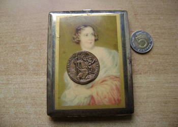 Starocie z PRL Motoryzacja Papierośnica z patronem kierowców św Krzysztofem