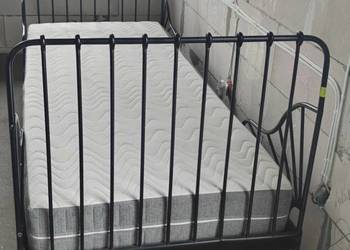 Metalowe czarne łóżko rozsuwane