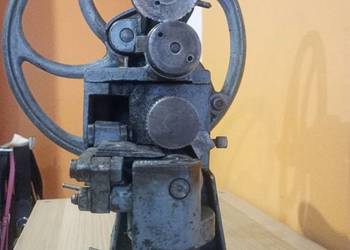 Maszyna szewska do cięcia i szarfowania gumy/ grubej skóry