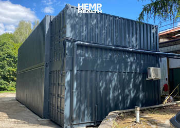 Zestaw 8 izolowanych kontenerów (6x 40ft HC, 2x 20ft DV)