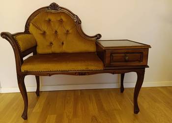 Stylowa telefoniera, ławka, sofka ze stolikiem