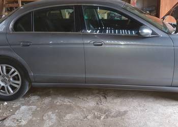 Srzedam drzwi cztery sztuki do jaguar stype 4.2 2003r