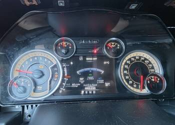 Zegary dodge ram 1500 2016r 5,7 benz