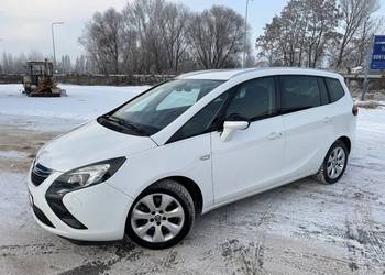 Opel Zafira 2.0 DIESEL Klimatronik WEBASTO Ledy BiXenon Nawigacja Tempomat
