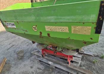 Rozsiewacz strumyk 1200kg