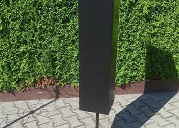 Stojak obrotowy na magnesy pamiątkowe turystyczne blaszany