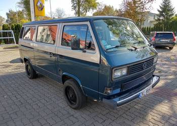 Volkswagen T3 Caravelle niebieskie wnętrze ośmiu osobowy