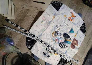 interaktywna mata edukacyjna dla niemowląt w stylu boho. 