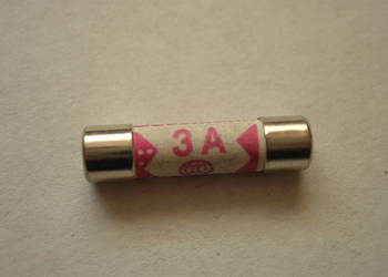 Bezpiecznik ceramiczny 6x25mm F 3A/250V angielskie wtyczki