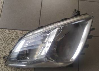 Toyota Prius 2003 2004 2005 lampa prawa
