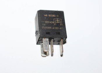 MITSUBISHI CARISMA PRZEKAŹNIK TYCO A1001-X7 025142A MB953382