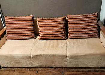 Sofa rozkładana z pojemnikiem na pościel