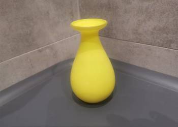 Stary mały żółty wazon design PRL