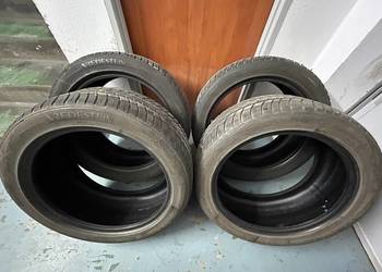 Opony zimowe Vredestein 245/45/18