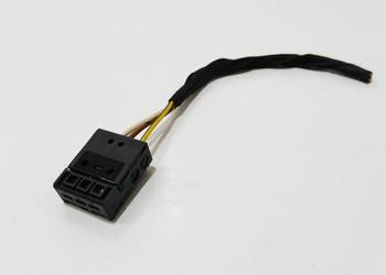 KOSTKA WTYCZKA LAMPY TYŁ TYLNEJ W KLAPĘ BMW E61 OE (4824764)