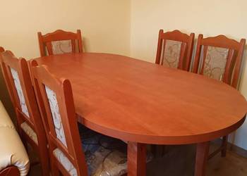 stół rozkładany z krzesłami