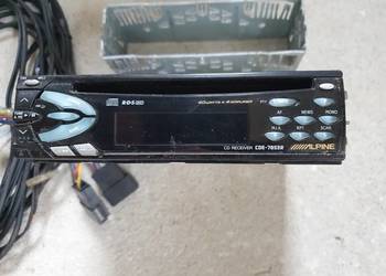 Radio Alpine z CD CDE-7853R z kablami