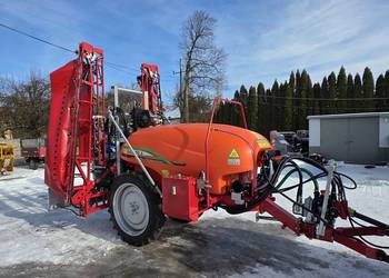 Opryskiwacz polowy z pomocniczym strumieniem powietrza PSP 2000/12