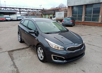 Kia ceed 1.4 benzyna nawigacja kamera cofania 2017 rok Kia ceed 1.4 benzyna nawigacja kamera cofania 2017 rok