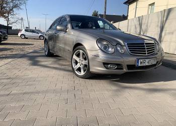 W211