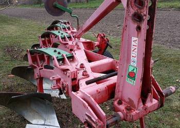 Pług UNIA TUR 120 40 resor Pług UNIA TUR 120 40 resor