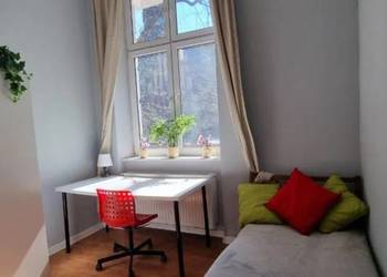 Pokój w mieszkaniu 3 pokojowym, Dostępne od 01.10 (mozliwosc wczesnij)